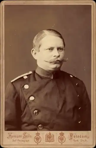 Kabinettfoto Deutscher Soldat in Uniform, Kaiserreich, Fotograf Hermann Selle, Potsdam