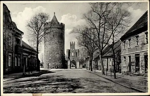 Ak Mittenwalde Mark, Blick auf das Berliner Tor und den Pulverturm