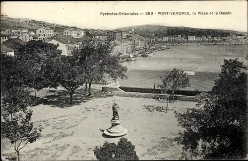 Ak Port Vendres Pyrénées Orientales, La Place et le Bassin