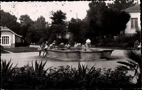 Ak Tharon Loire Atlantique, Le Jardin Public