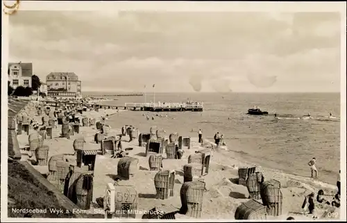 Ak Wyk auf Föhr Nordfriesland, Strand mit Mittelbrücke