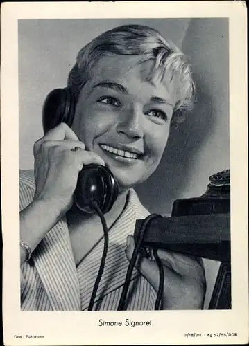 Ak Schauspielerin Simone Signoret, Portrait