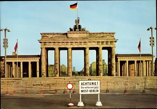 Ak Berlin Tiergarten, Blick über die Berliner Mauer zum Brandenburger Tor