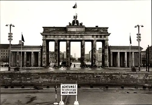 Ak Berlin Tiergarten, Brandenburger Tor, Berliner Mauer