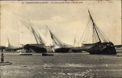 Ak Grandcamp les Bains Calvados, Les Barques de Peche a Maree basse