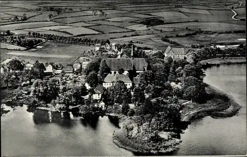 Ak Bordesholm Schleswig Holstein, Blick auf den See, Häuser, Fliegeraufnahme