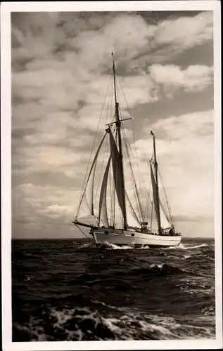 Ak Segelschiff Hamburg auf dem Meer