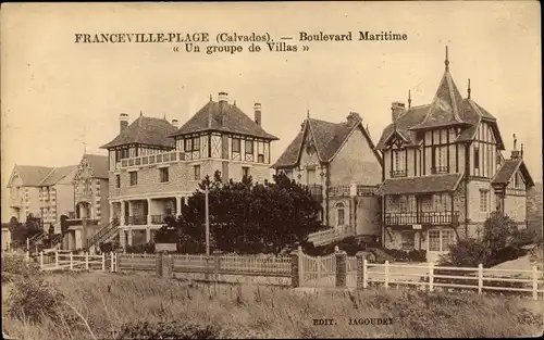 Ak Franceville Plage Calvados, Boulevard Maritime, Un groupe de Villas