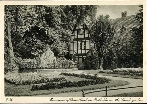 Ak Celle in Niedersachsen, Monument of Queen Caroline Mathilde in the French garden