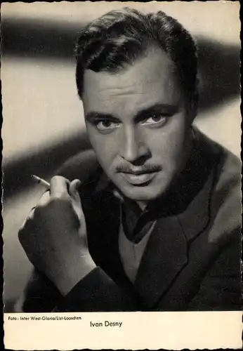Ak Schauspieler Ivan Desny, Portrait, Zigarette