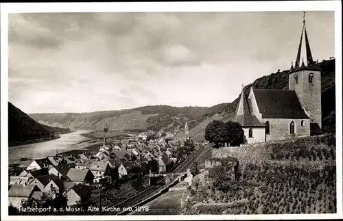 Ak Hatzenport an der Mosel, Ortsansicht mit alter Kirche, Bahnstrecke