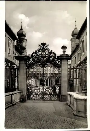 Ak Werneck in Unterfranken, Eingang v. Schloss