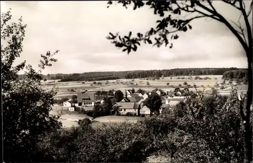 Ak Hausbay Rheinland Pfalz, Durchblick zum Ort