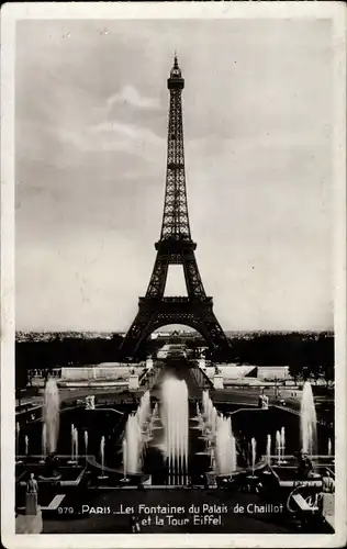 Ak Paris VII., Les Fontaines du Palais de Chaillot, Tour Eiffel