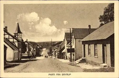 Ak Bryrup Silkeborg Dänemark, Straßenpartie, Gebäude