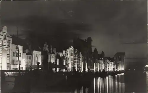 Foto Ak Gdańsk Danzig, Mottlaupartie, Krantor, Nachtbeleuchtung