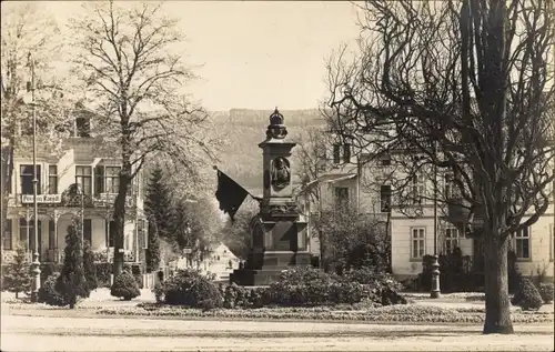 Foto Ak Bad Pyrmont in Niedersachsen, Kaiserplatz, Denkmal, Pension Raeydt