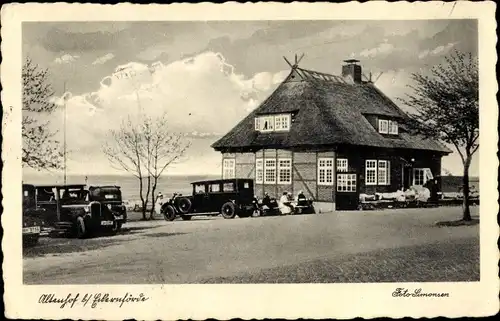 Ak Altenhof in Schleswig Holstein, Restaurant mit Reeddachhaus, Parktplatz