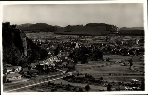 Ak Dahn im Kreis Südwestpfalz, Totalansicht vom Ort, Panorama