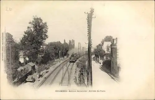 Ak Colombes Hauts de Seine, Avenue Menelotte, Arrivee du Train