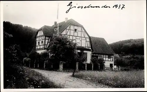 Foto Gieselwerder Oberweser Wesertal, Blick auf ein Fachwerkhaus