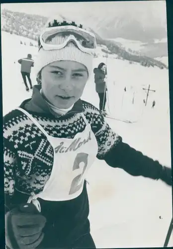Foto Wintersport, Schweizer Skirennfahrerin Fernande Bochatay, St. Moritz, Startnummer 2