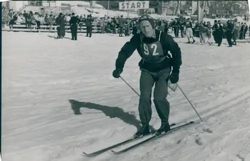 Foto Wintersport, Skilangläufer und Skispringer Erich Windisch, Startnr. 92