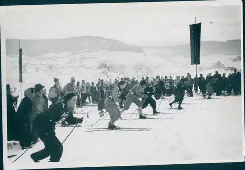 Foto Wintersport, Skilangläuferinnen beim Start