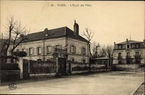 Ak Rueil Hauts-de-Seine, L'Ecole des Filles