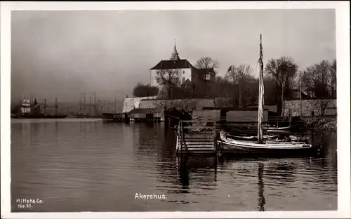 Ak Akershus Norwegen, Boote, Gebäude