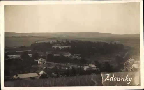 Foto Ak Zdounky Zdounek Zlinský kraj Region Zlin, Gesamtansicht