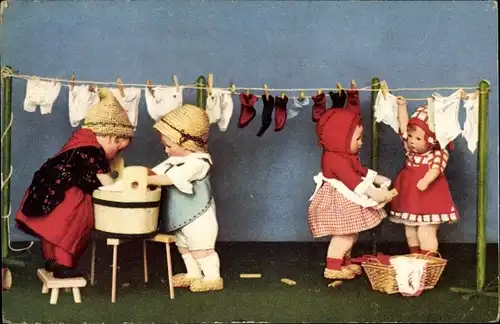 Ak Käthe Kruse Puppen, Große Wäsche, Wäscheleine, Novitas 461/1, Käte Kruse ?