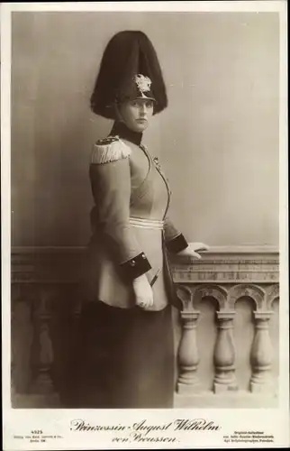 Ak Prinzessin Alexandra Viktoria von Schleswig-Holstein-Sonderburg-Glücksburg in Uniform