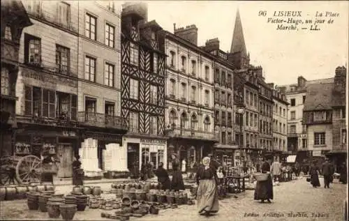 Ak Lisieux Calvados, La Place Victor Hugo, un jour de Marche