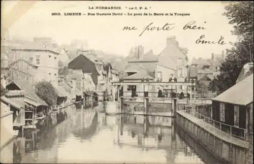 Ak Lisieux Calvados, Rue Gustave David, Le pont de la Barre et la Touques