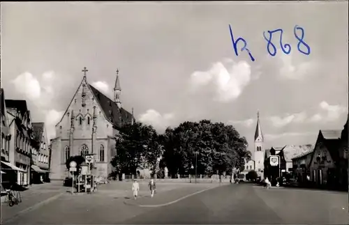 Ak Haßfurt Unterfranken, Floriansplatz mit Ritterkapelle