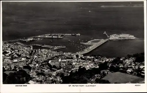 Ak St. Peter Port Guernsey Kanalinseln, Luftbild