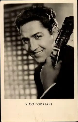 Ak Schauspieler und Sänger Vico Torriani, Portrait mit Gitarre