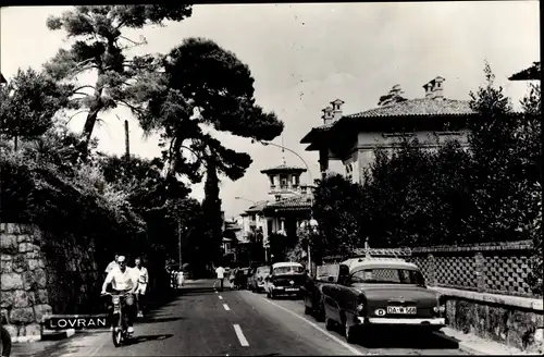 Ak Lovran Laurana Kroatien, Straßenpartie, Autos