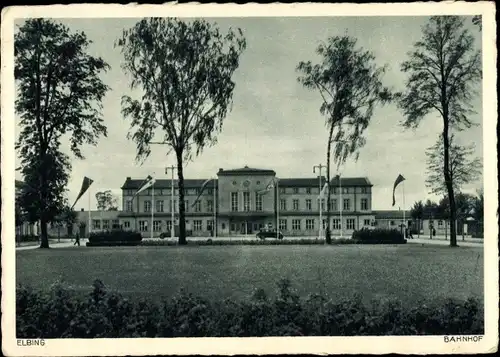 Ak Elbląg Elbing Westpreußen, Bahnhof, Straßenseite, Dworzec