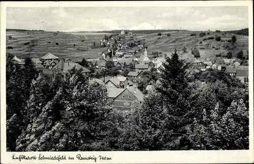 Ak Schmiedefeld am Rennsteig Thüringen, Blick über die Dächer der Stadt, Umgebung