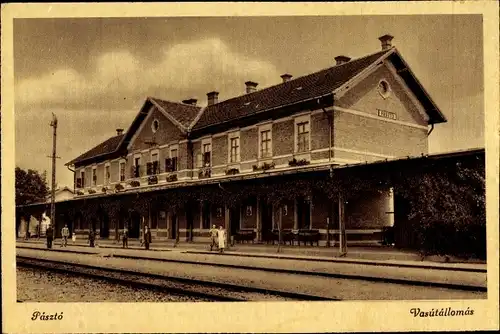 Ak Pásztó Ungarn, Vasutallomas, Bahnhof, Gleisseite