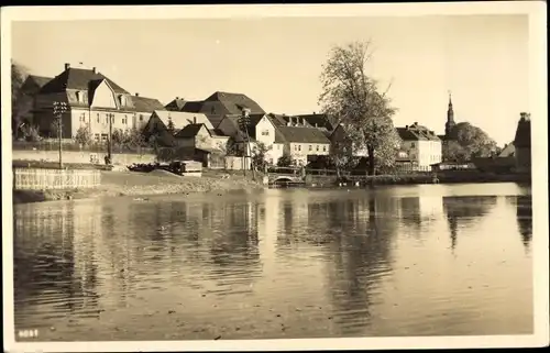 Ak Saalburg Ebersdorf Thüringen, Blick auf den Ort vom Wasser aus