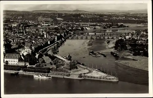 Ak Koblenz am Rhein, Deutsches Eck, Kaiser-Wilhelm-Denkmal, Vogelschau