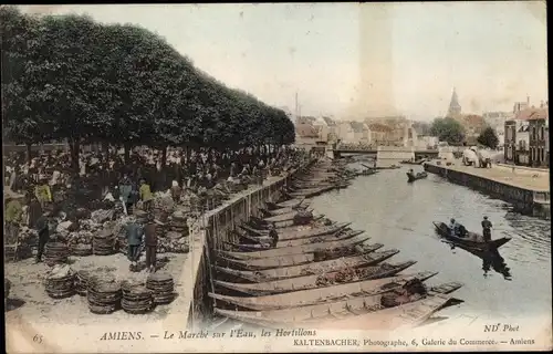 Ak Amiens Somme, Marche sur l'eau, Bateaux d'hortillons