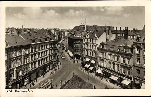 Ak Kiel in Schleswig Holstein, Blick auf den Dreieckplatz, Kronen Apotheke, Straßenbahn