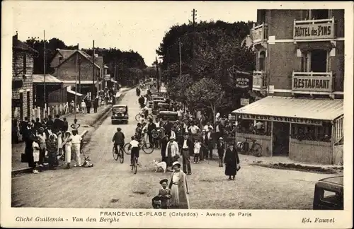 Ak Franceville Plage Calvados, Avenue de Paris, Hotel-Restaurant des Pins