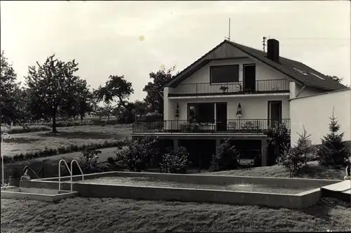 Foto Ak Laufeld in Rheinland Pfalz, Haus Waldblick, Schwimmbad