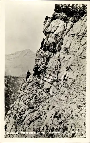 Ak Planspitze, Nordwand, Bergsteiger am Fels