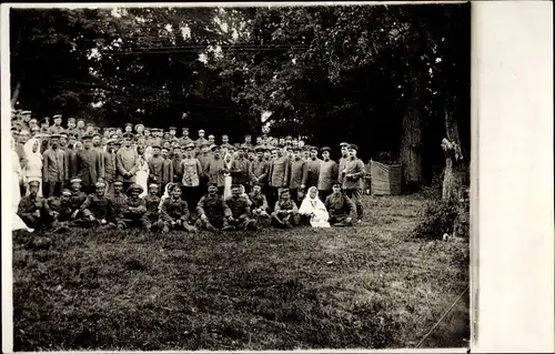 Foto Ak Deutsche Soldaten, Gruppenaufnahme, I WK, Kaiserreich